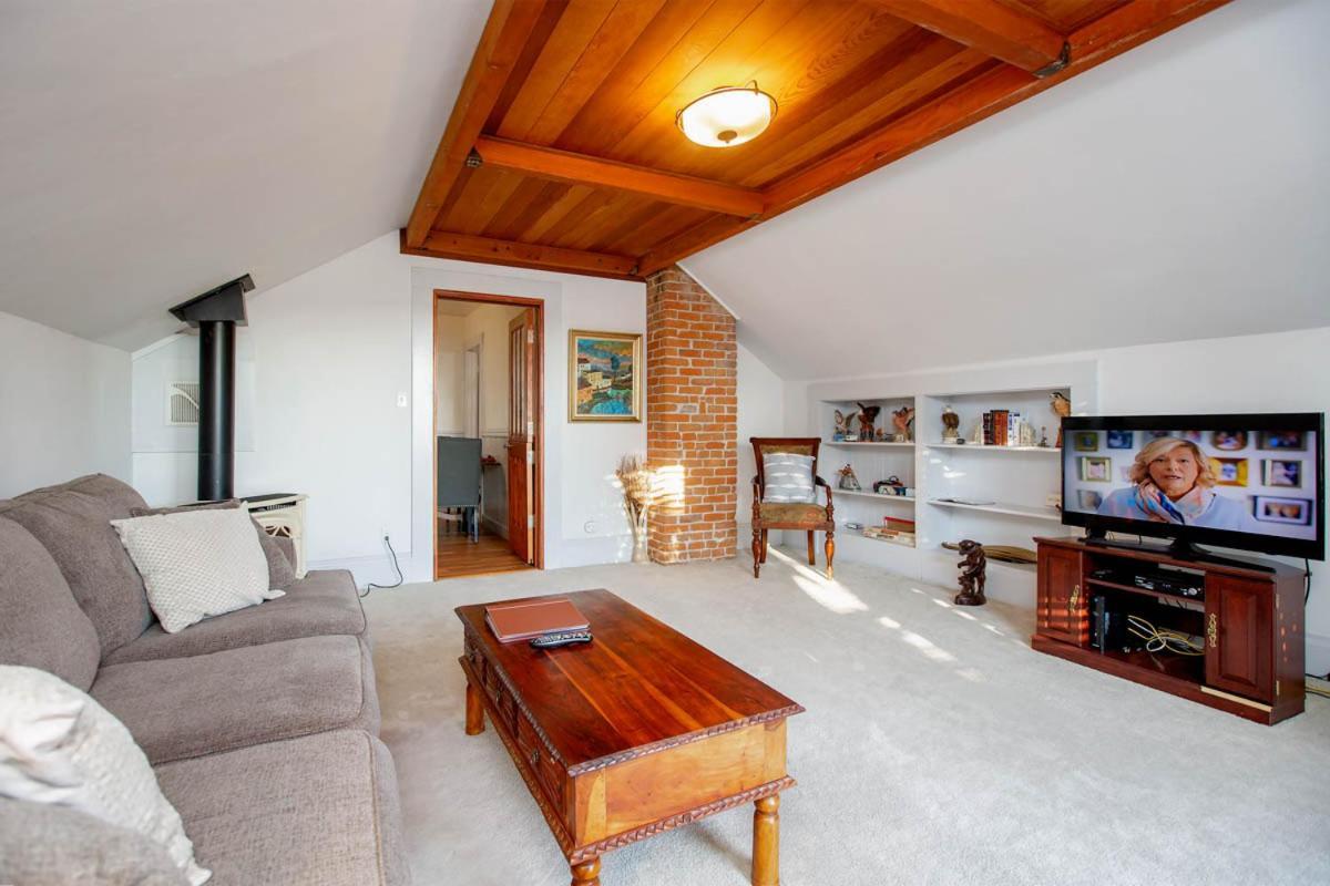Alameda 3Br Unique Victorian Penthouse With Deck And Outdoor Furniture, Ac, 3 Blocks To Beach & Shopping Center & 2 Free Parking Spaces Εξωτερικό φωτογραφία