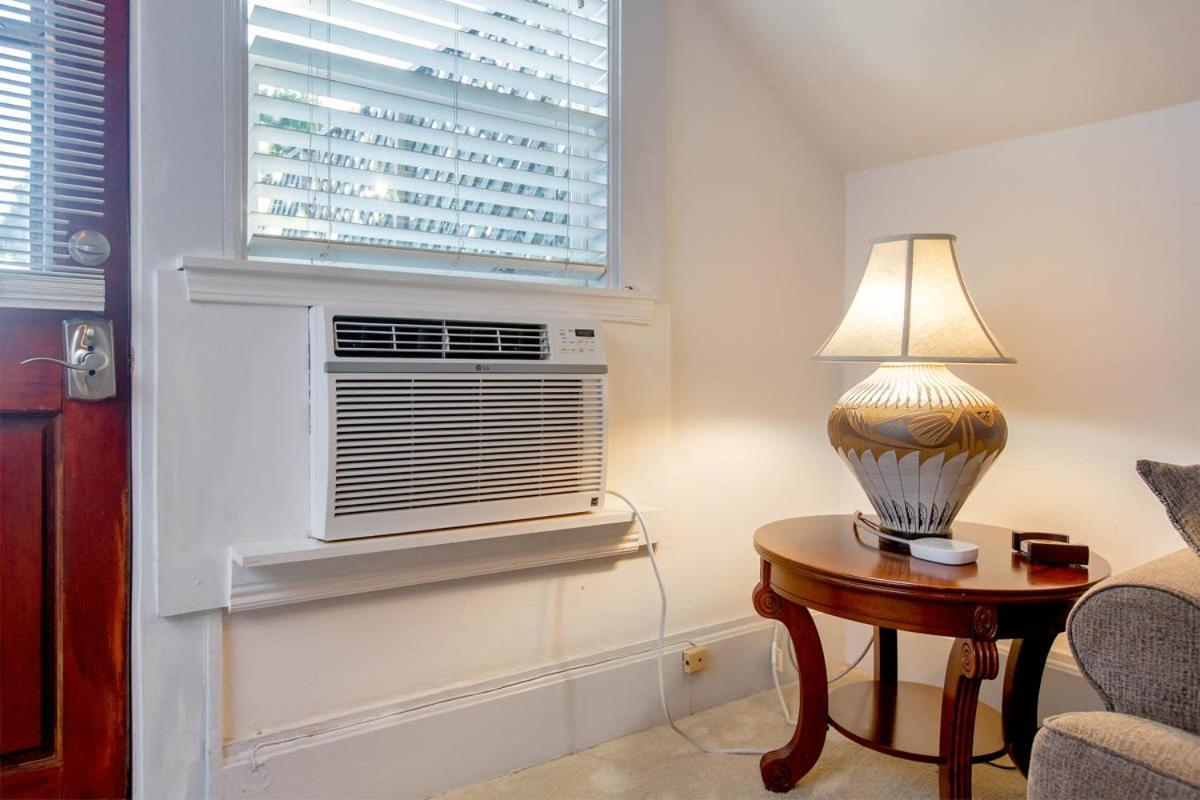 Alameda 3Br Unique Victorian Penthouse With Deck And Outdoor Furniture, Ac, 3 Blocks To Beach & Shopping Center & 2 Free Parking Spaces Εξωτερικό φωτογραφία