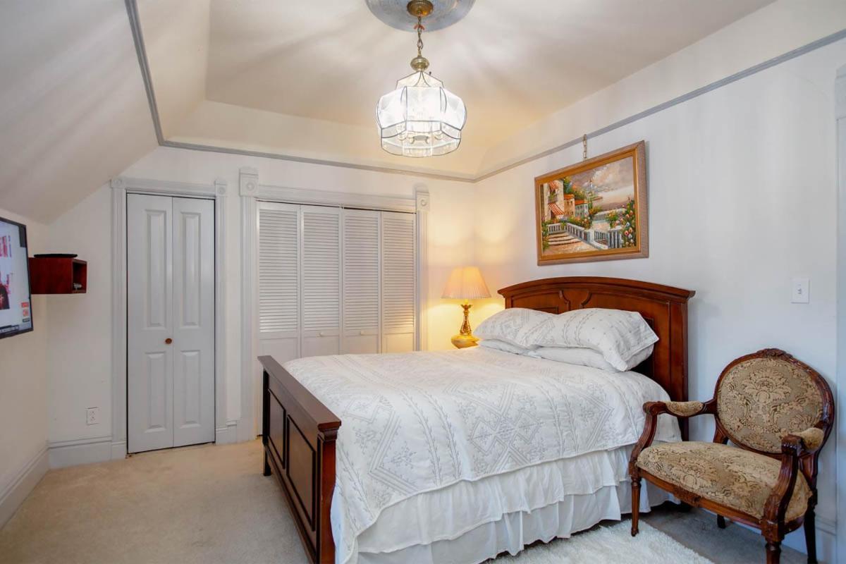 Alameda 3Br Unique Victorian Penthouse With Deck And Outdoor Furniture, Ac, 3 Blocks To Beach & Shopping Center & 2 Free Parking Spaces Εξωτερικό φωτογραφία