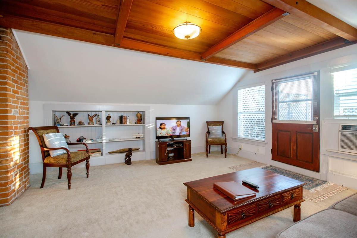 Alameda 3Br Unique Victorian Penthouse With Deck And Outdoor Furniture, Ac, 3 Blocks To Beach & Shopping Center & 2 Free Parking Spaces Εξωτερικό φωτογραφία
