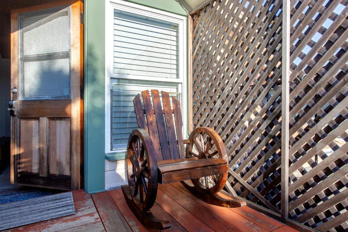 Alameda 3Br Unique Victorian Penthouse With Deck And Outdoor Furniture, Ac, 3 Blocks To Beach & Shopping Center & 2 Free Parking Spaces Εξωτερικό φωτογραφία