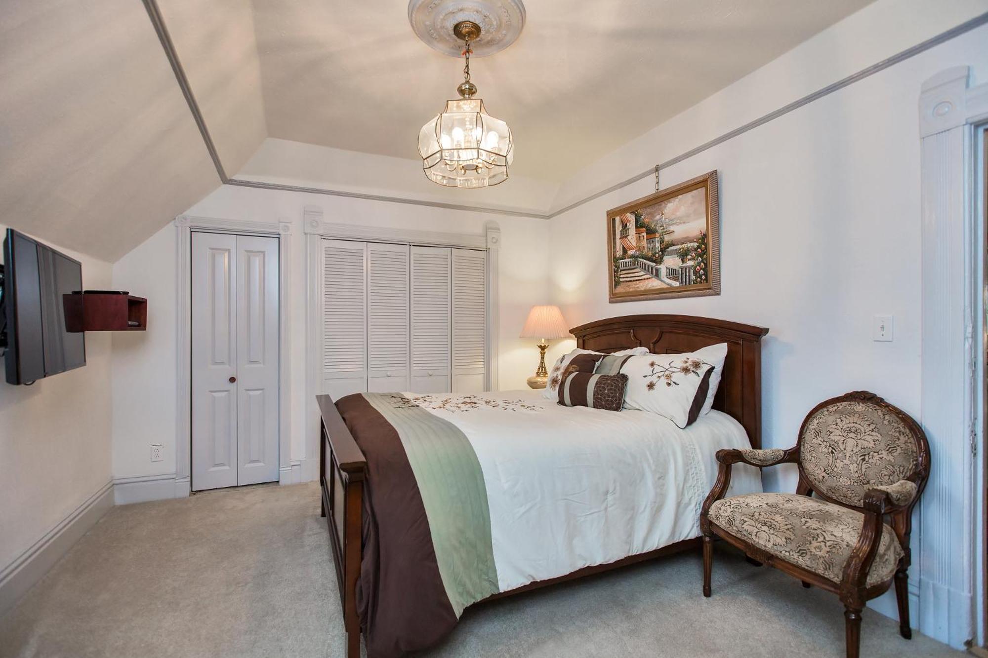 Alameda 3Br Unique Victorian Penthouse With Deck And Outdoor Furniture, Ac, 3 Blocks To Beach & Shopping Center & 2 Free Parking Spaces Εξωτερικό φωτογραφία