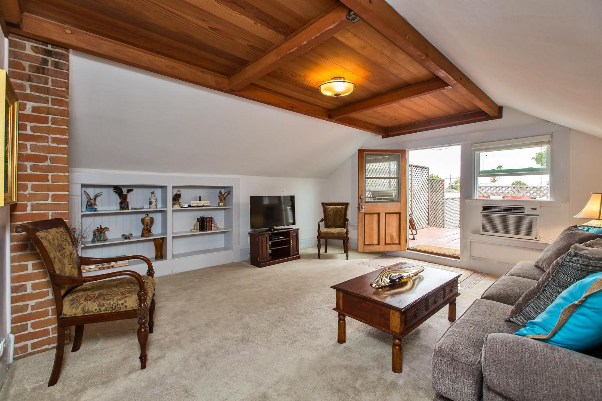 Alameda 3Br Unique Victorian Penthouse With Deck And Outdoor Furniture, Ac, 3 Blocks To Beach & Shopping Center & 2 Free Parking Spaces Εξωτερικό φωτογραφία